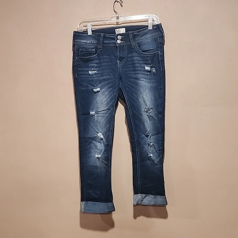 So Distressed capris - Picture 1 of 3